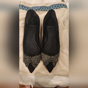 Tory Burch - gorgeous Esme Flats silver crystal bows size 8